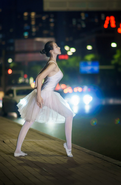 -威尔士女子橄榄球队的年轻才俊令人期待，女橄榄球队员